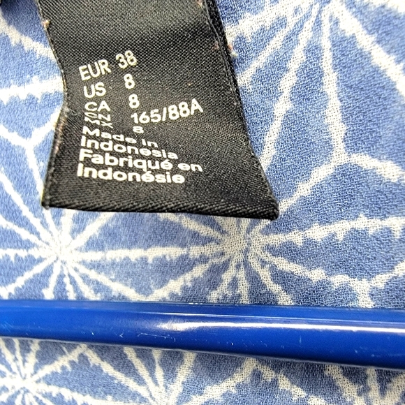 H&M Breezy Semi-Sheer Sleeveless Button Front Blouse Women's 8 - Picture 4 of 5